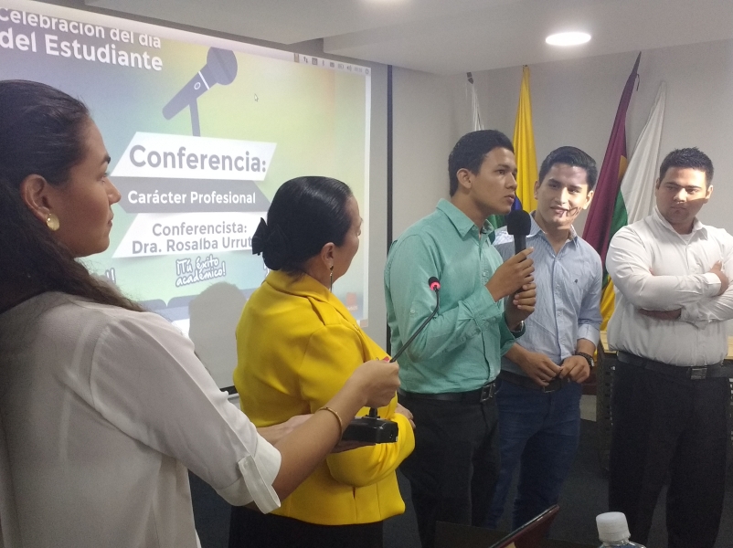 Conferencia: Car&aacute;ter Profesional
