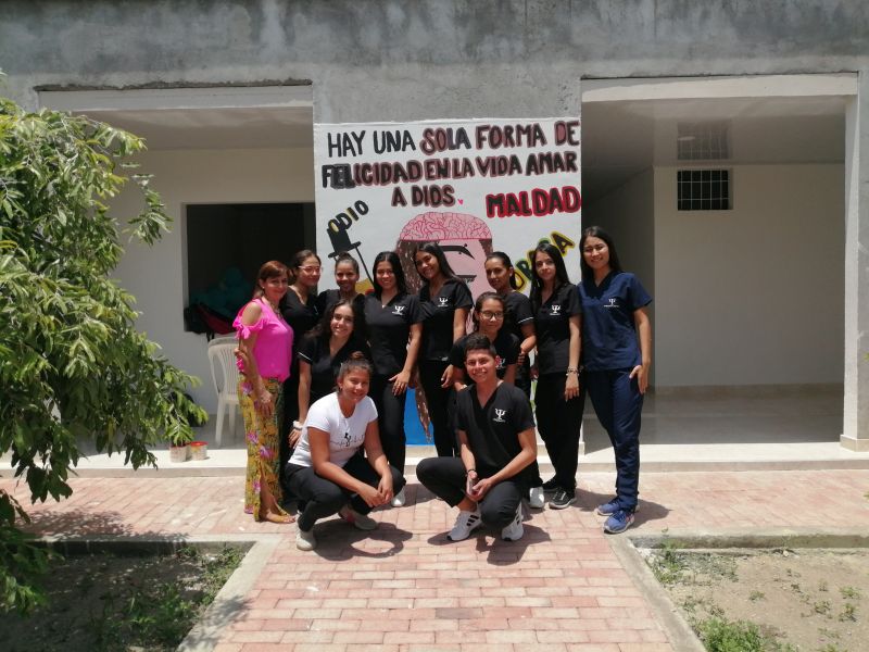 ESTUDIANTES DE PRIMER SEMESTRE DE PSICOLOGÃA CREAN ESTRATEGIA DE PREVENCIÃN EN SUSTANCIAS PSICOACTIVAS