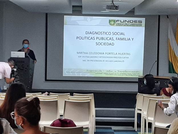 CONFERENCIA: DIAGNÃSTICO SOCIAL, POLÃTICA PÃBLICA, FAMILIA Y COMUNIDAD
