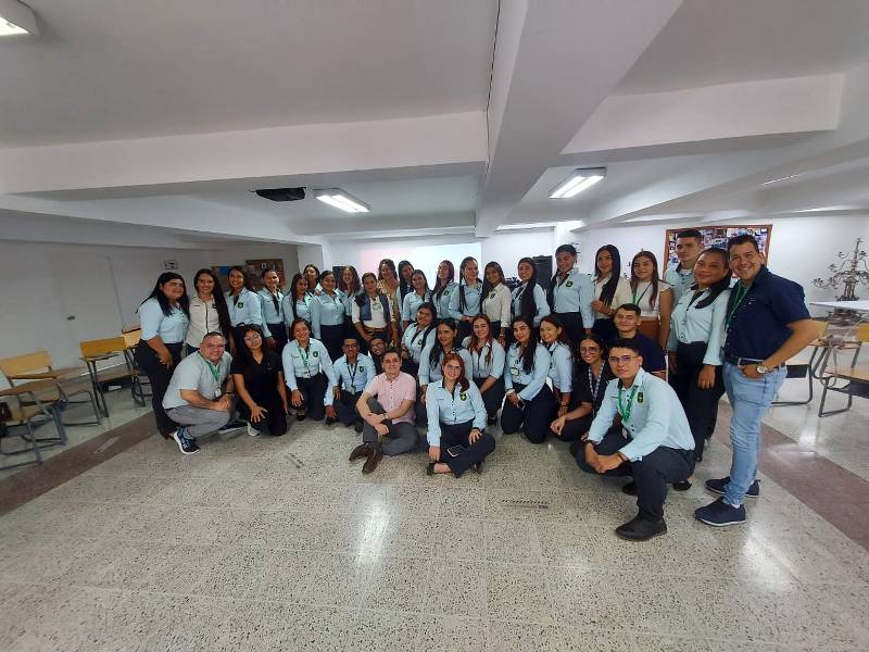 ESTUDIANTES DEL PROGRAMA DE PSICOLOGÃA DE FUNDES,  HACEN VISITA PRÃCTICA  EN MEDELLÃN  PARA FORTALECER SUS COMPETENCIA  EN INTERVENCIÃN CLÃNICA EN DUELO