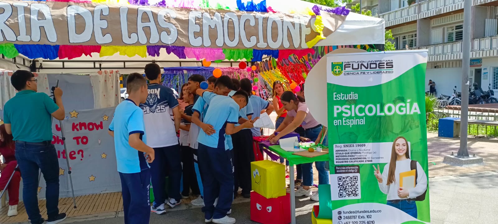 FUNDES convirtiÃ³ el Parque CastaÃ±eda en un aula abierta para la inmersiÃ³n bilingÃ¼e